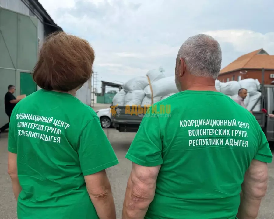 В Адыгее волонтерам передали более двух тонн материалов для изготовления маскировочных сетей