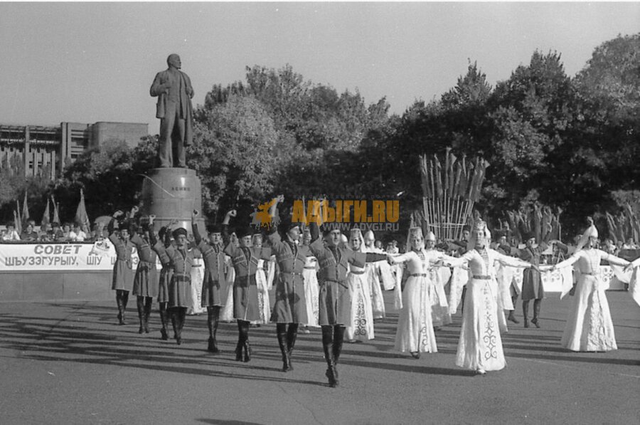 Торжественное открытие городского праздника "День советской семьи"